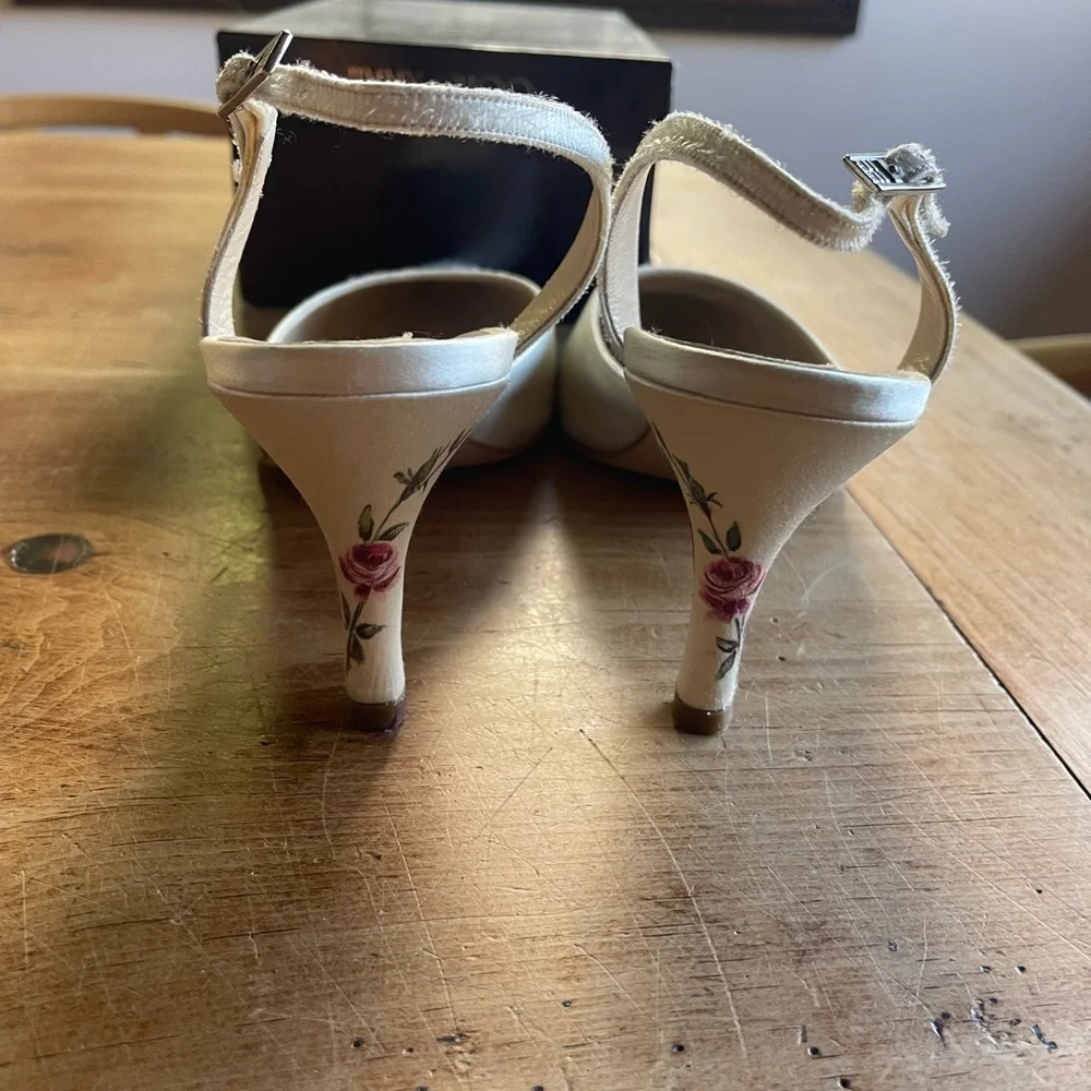 Jimmy Choo Vintage White Floral Women's Wedding Shoes - Picture 4 of 16